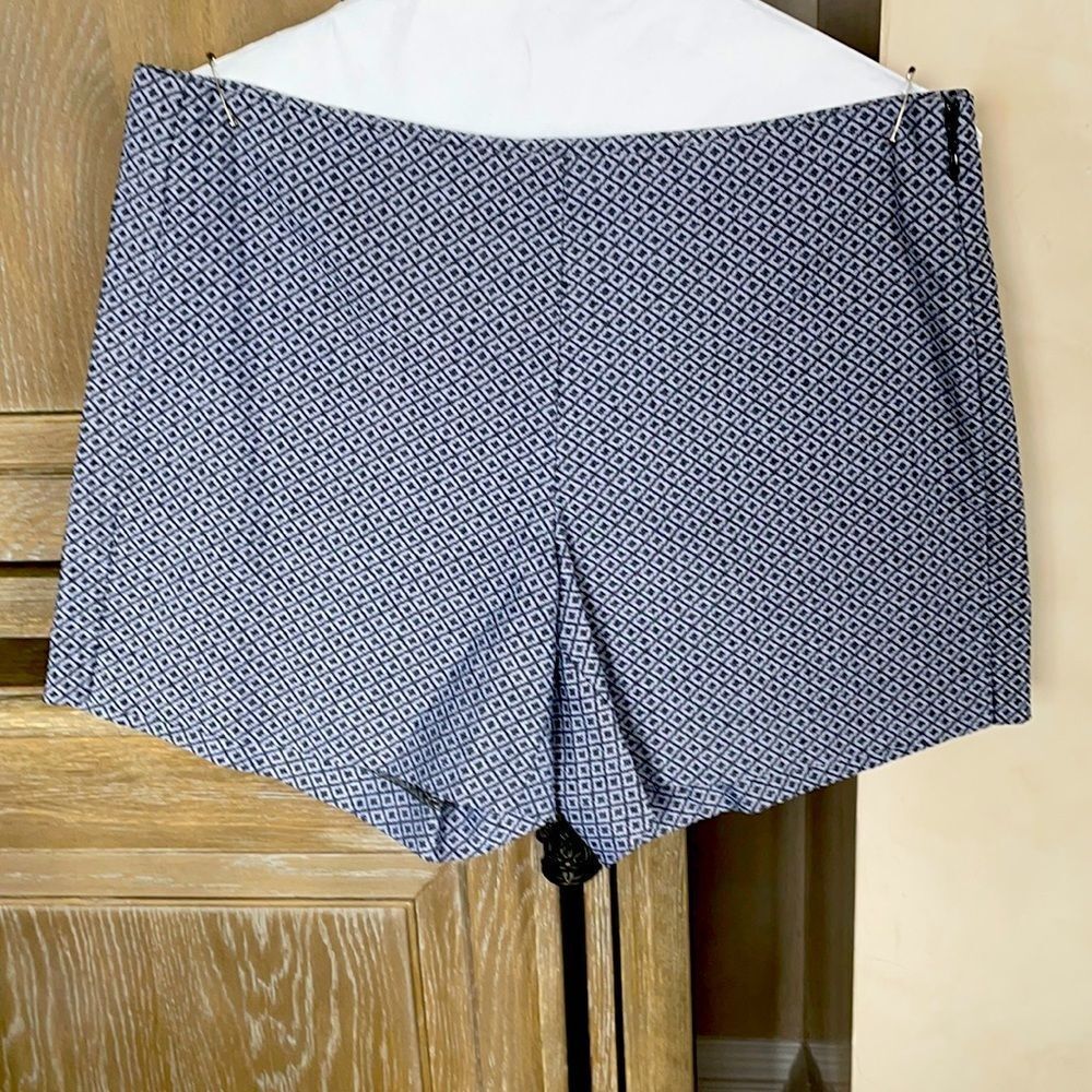 Ecru cotton shorts size 6